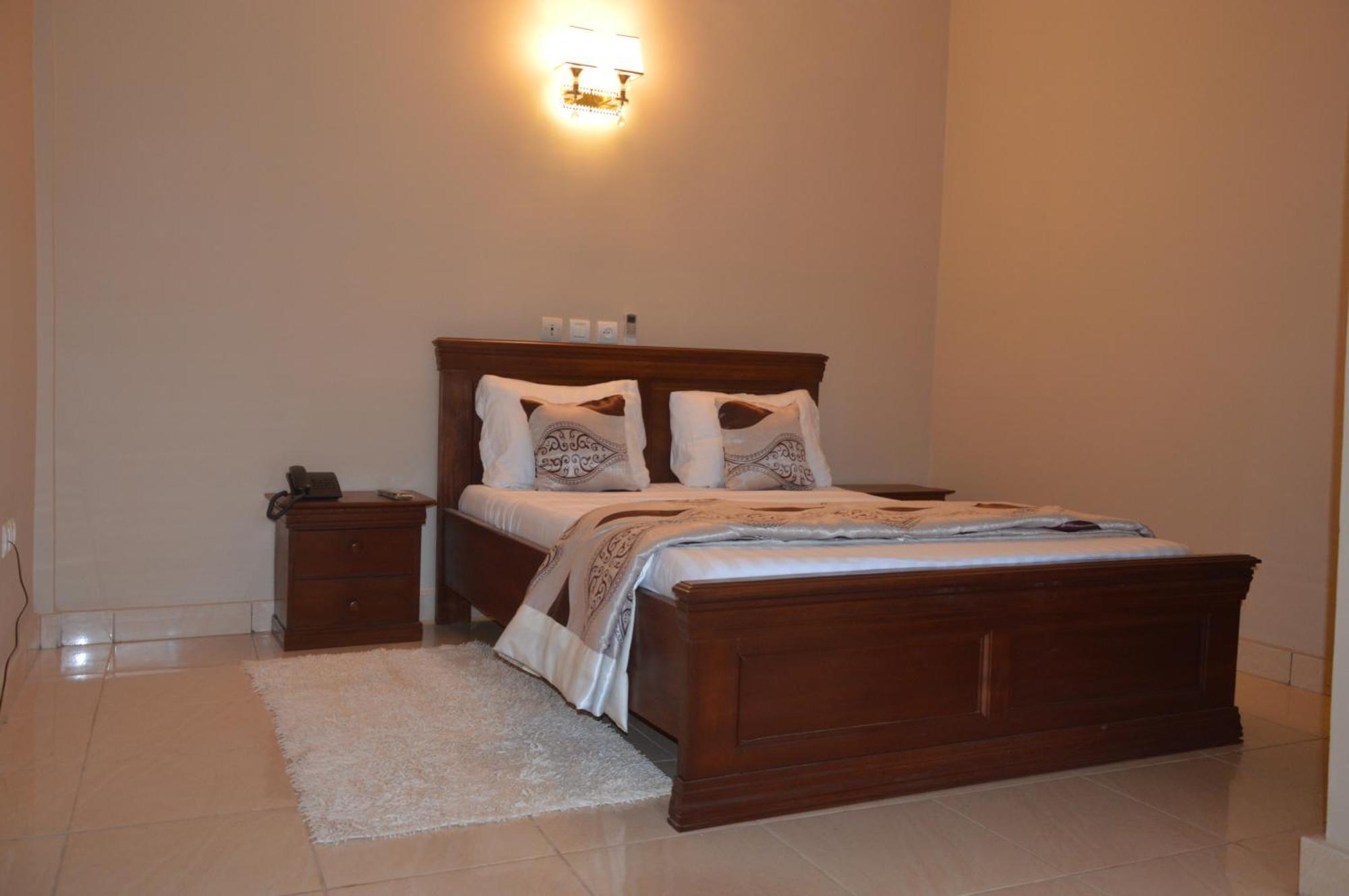 Nikita Hotel Yaounde Exterior photo