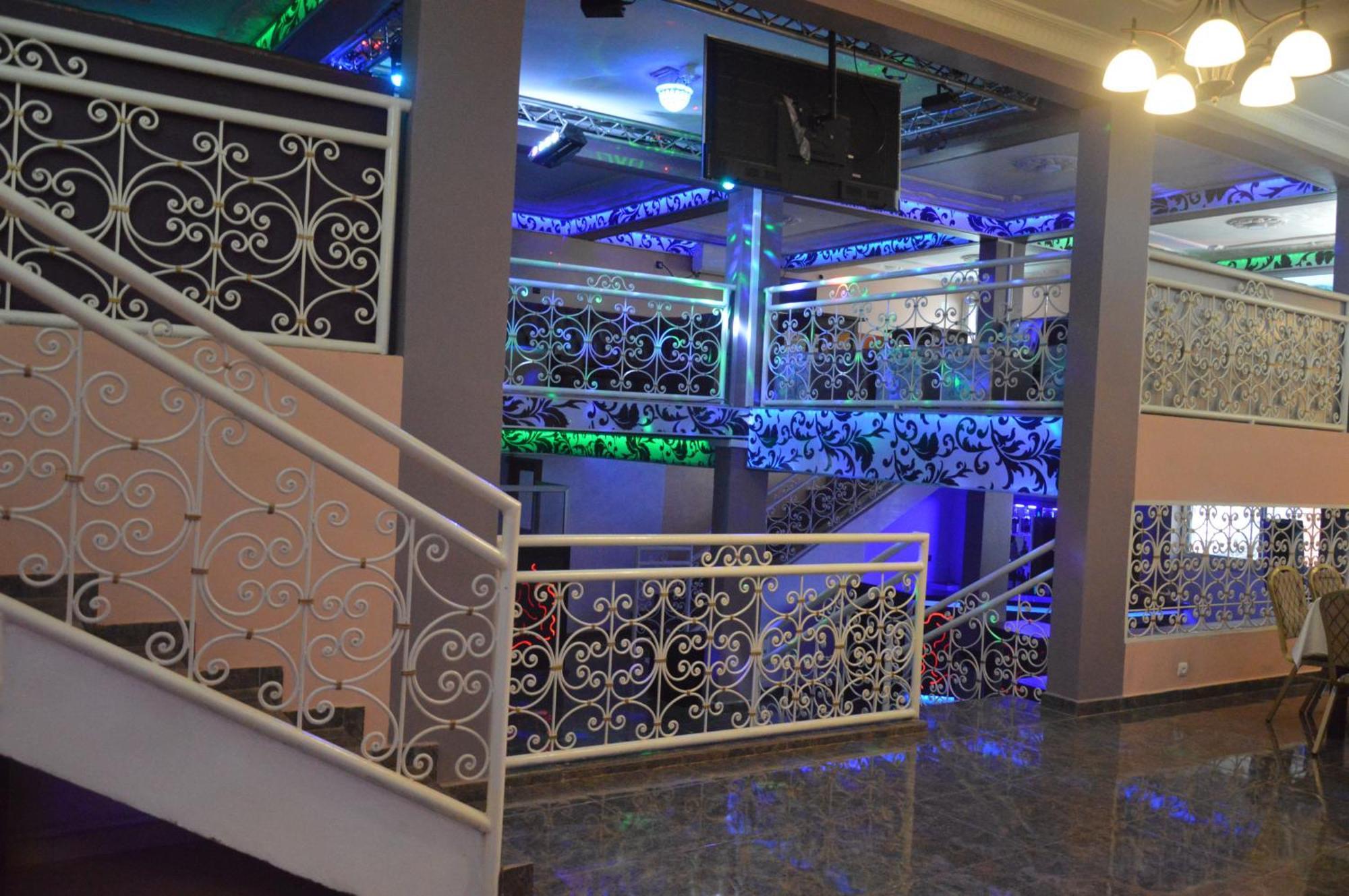 Nikita Hotel Yaounde Exterior photo