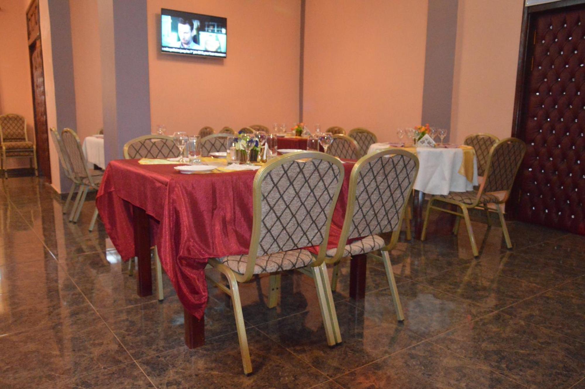 Nikita Hotel Yaounde Exterior photo